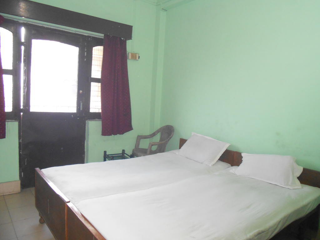 Hotel Sonmony Waranasi Pokój zdjęcie